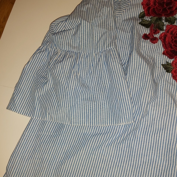 Embroidered Bell-sleeve Blouse - Picture 4 of 4